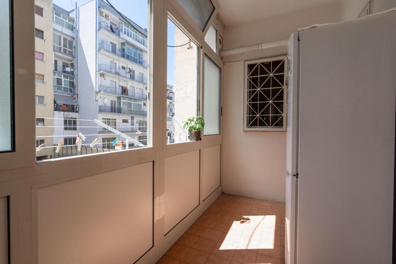 Universita & Stazione Airy Apartment With Parking Bari Kültér fotó